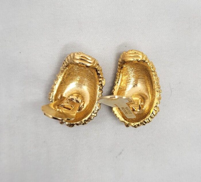 vintage signed napier goldtone textured half hoop clip earrings 2 pieces 6660