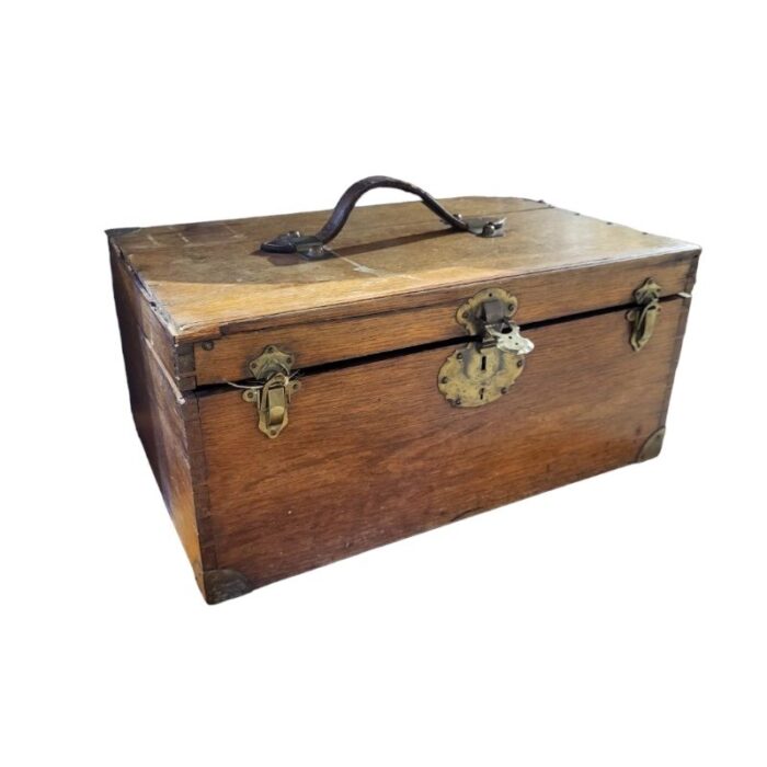 wooden trunk with locks 3