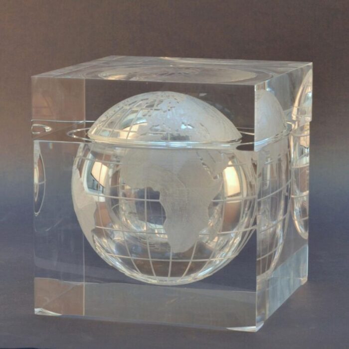 world globe acrylic cube ice bucket by alessandro albrizzi 1960s 4