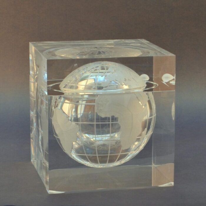 world globe acrylic cube ice bucket by alessandro albrizzi 1960s 5