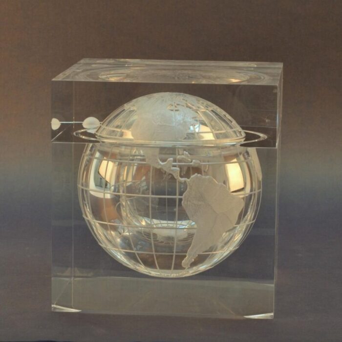 world globe acrylic cube ice bucket by alessandro albrizzi 1960s 7