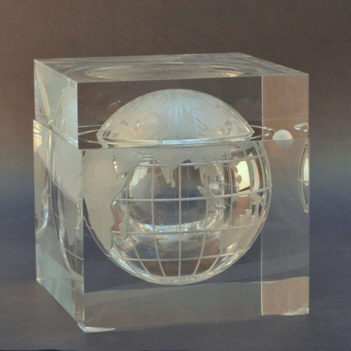 world globe acrylic cube ice bucket by alessandro albrizzi 1960s 8